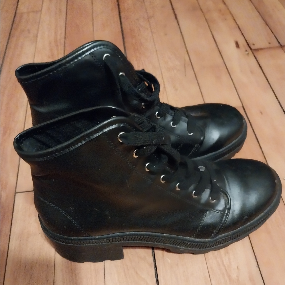 Divided  women shoes
